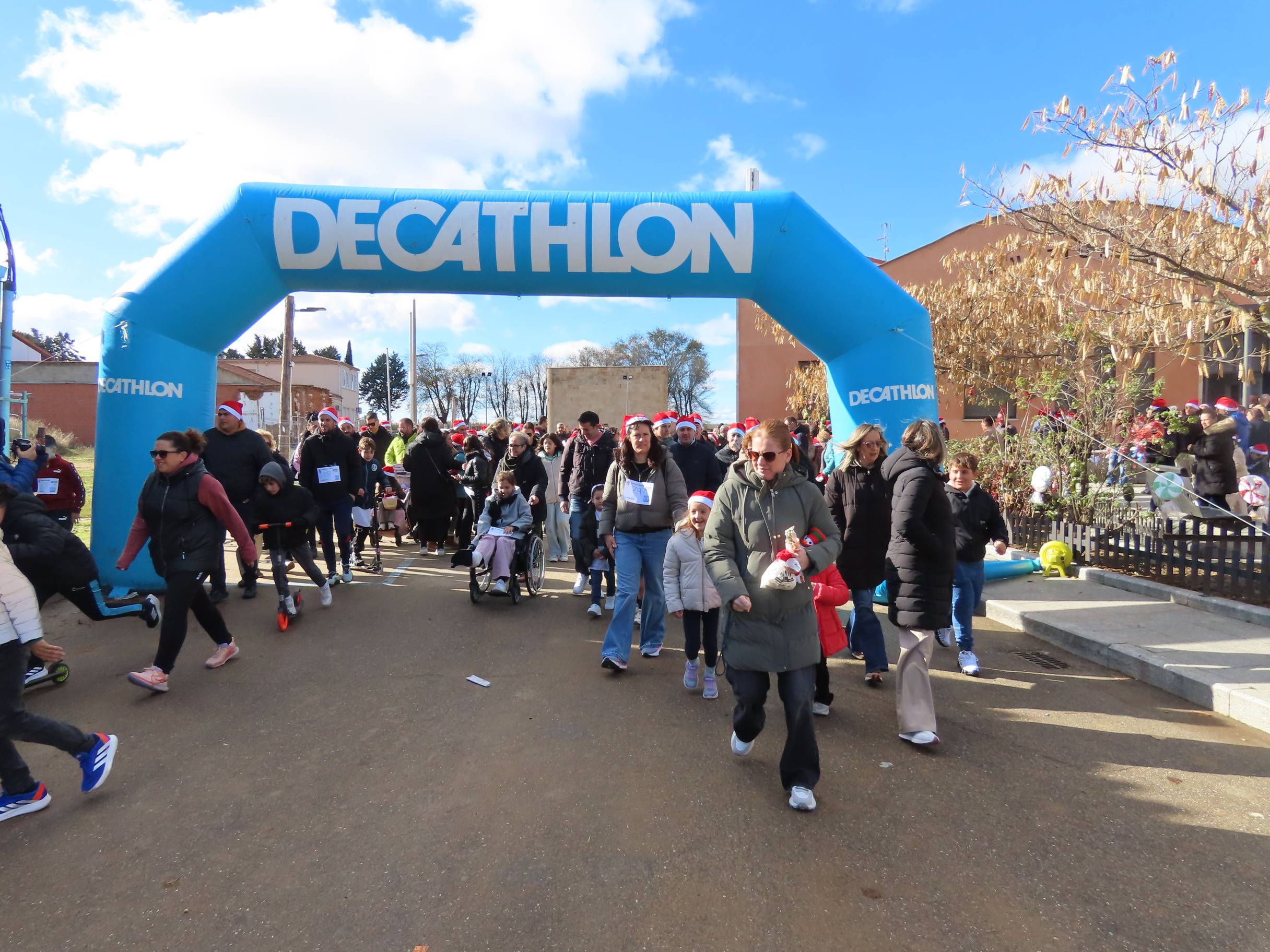 Pasos solidarios con acento navideño en Babilafuente