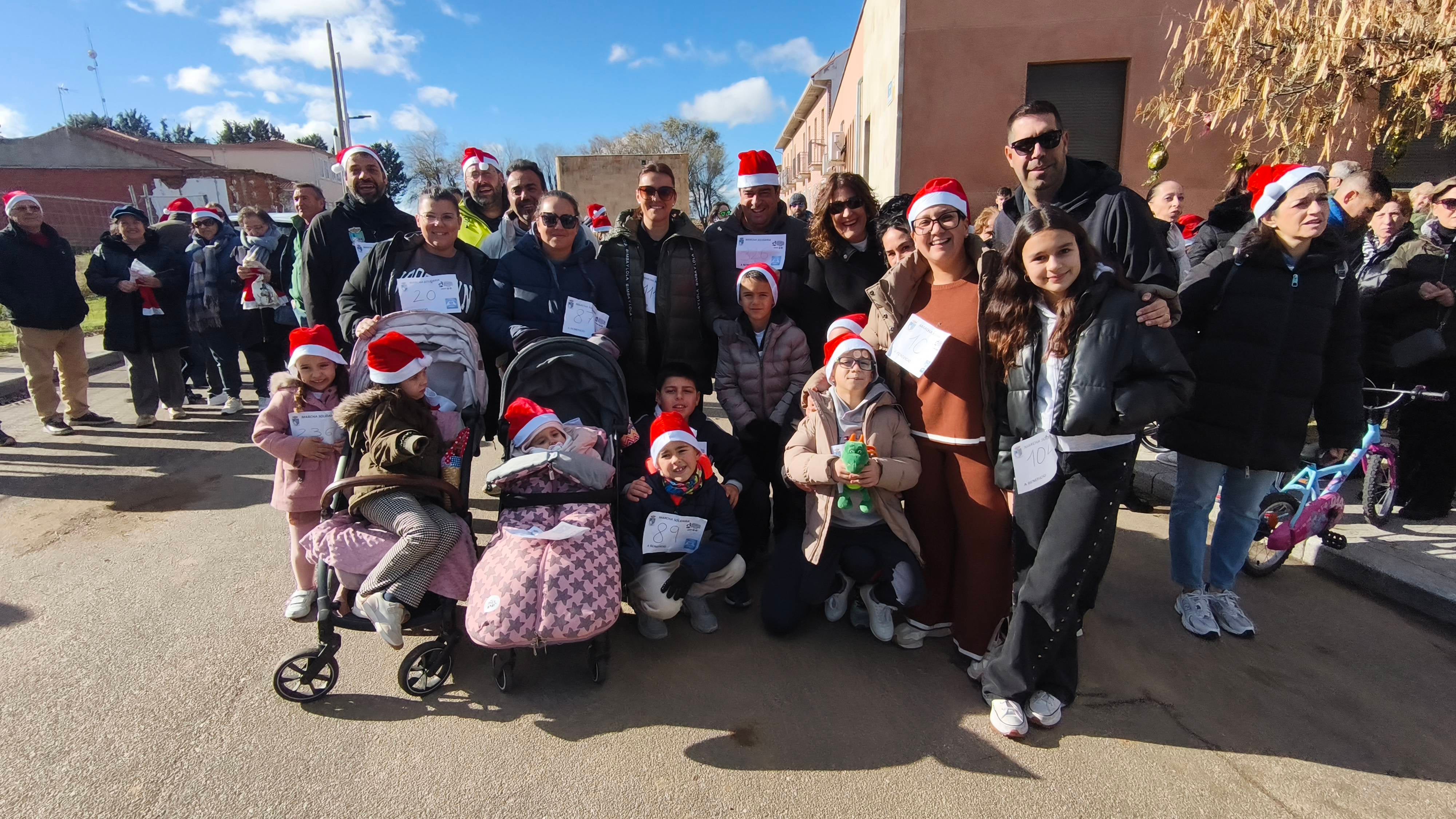 Pasos solidarios con acento navideño en Babilafuente