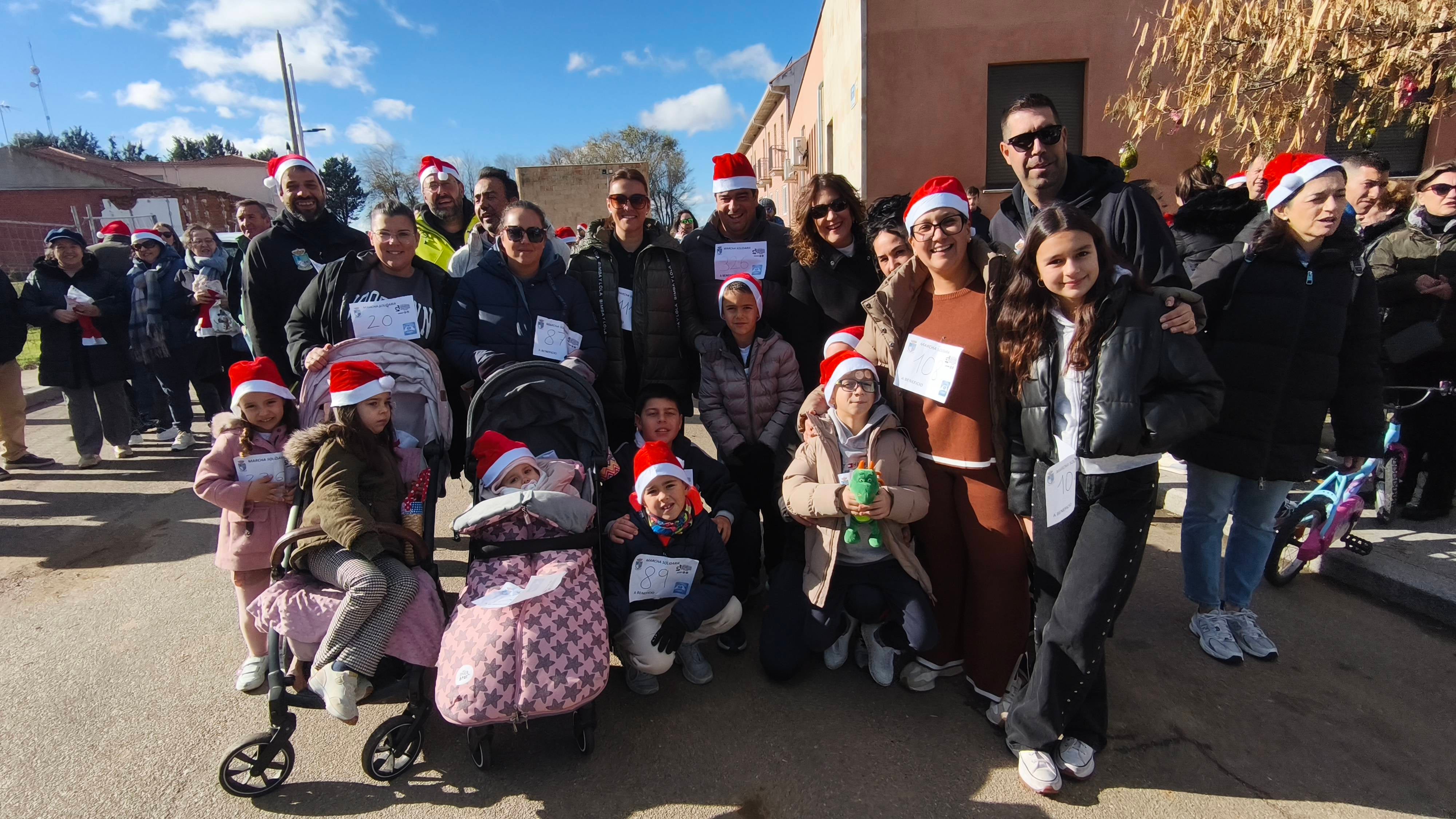 Pasos solidarios con acento navideño en Babilafuente