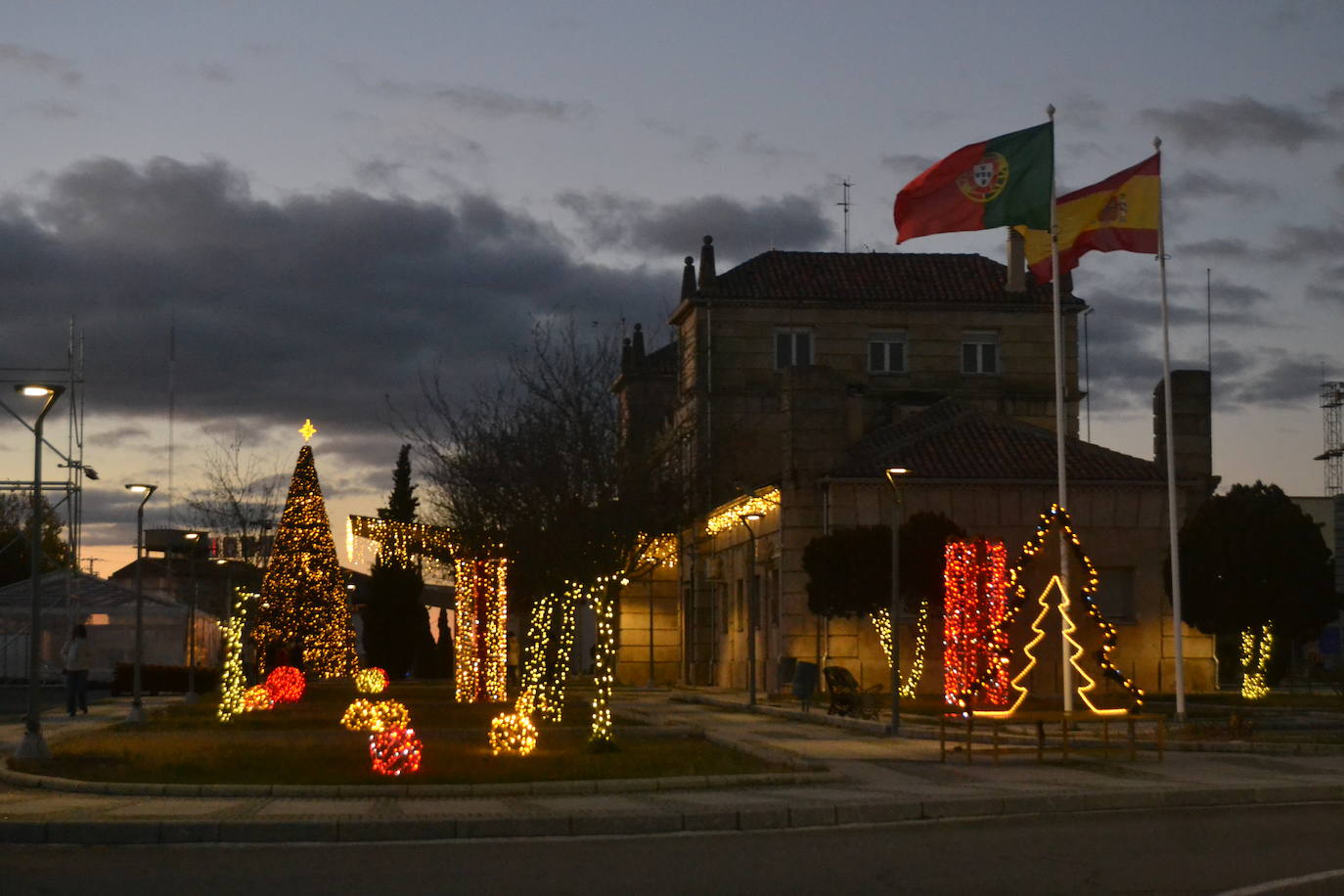 Fuentes de Oñoro abre la frontera a la Navidad