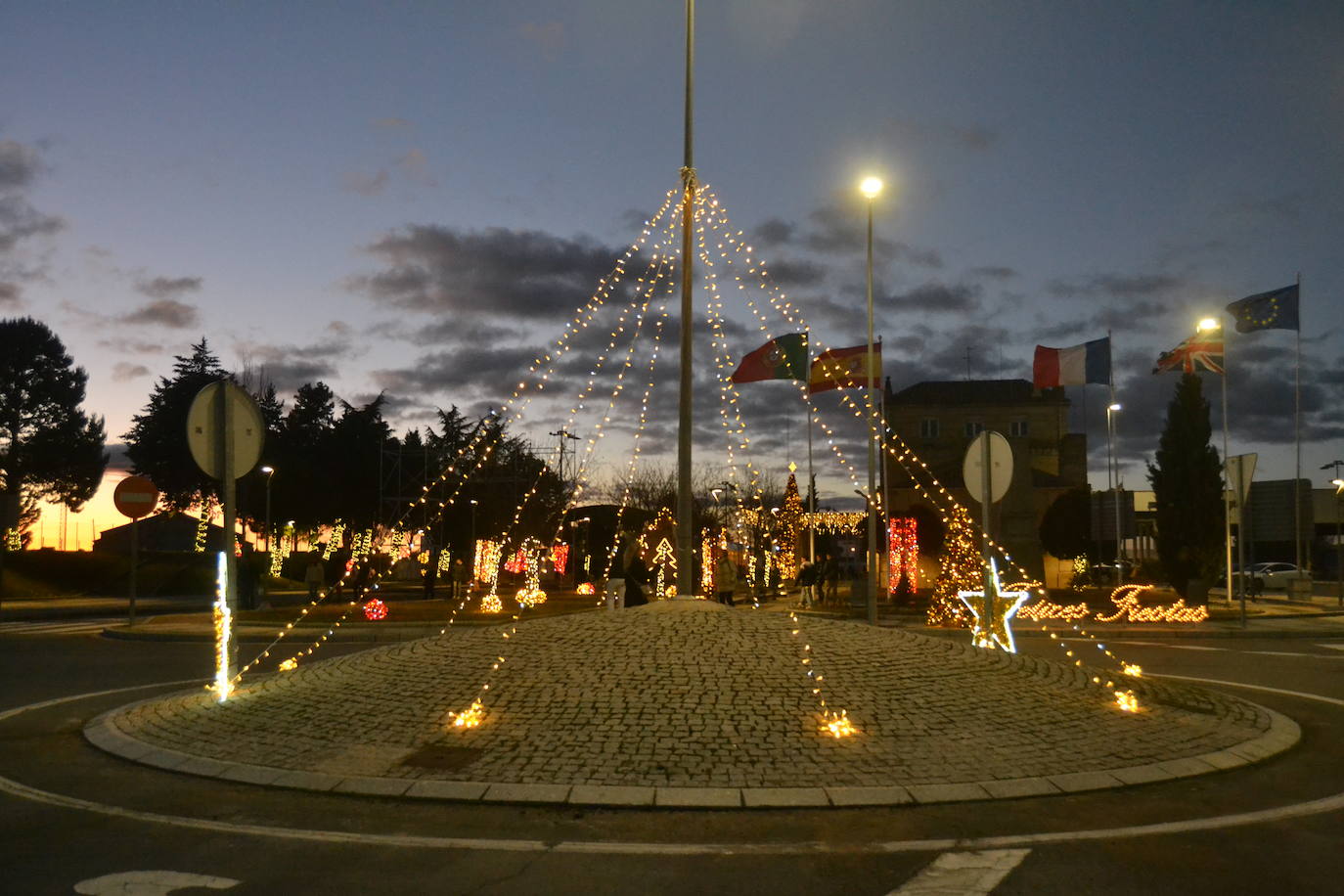 Fuentes de Oñoro abre la frontera a la Navidad