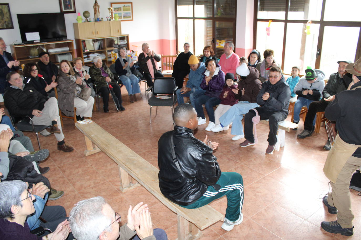 Gallegos de Solmirón disfruta de una castañada