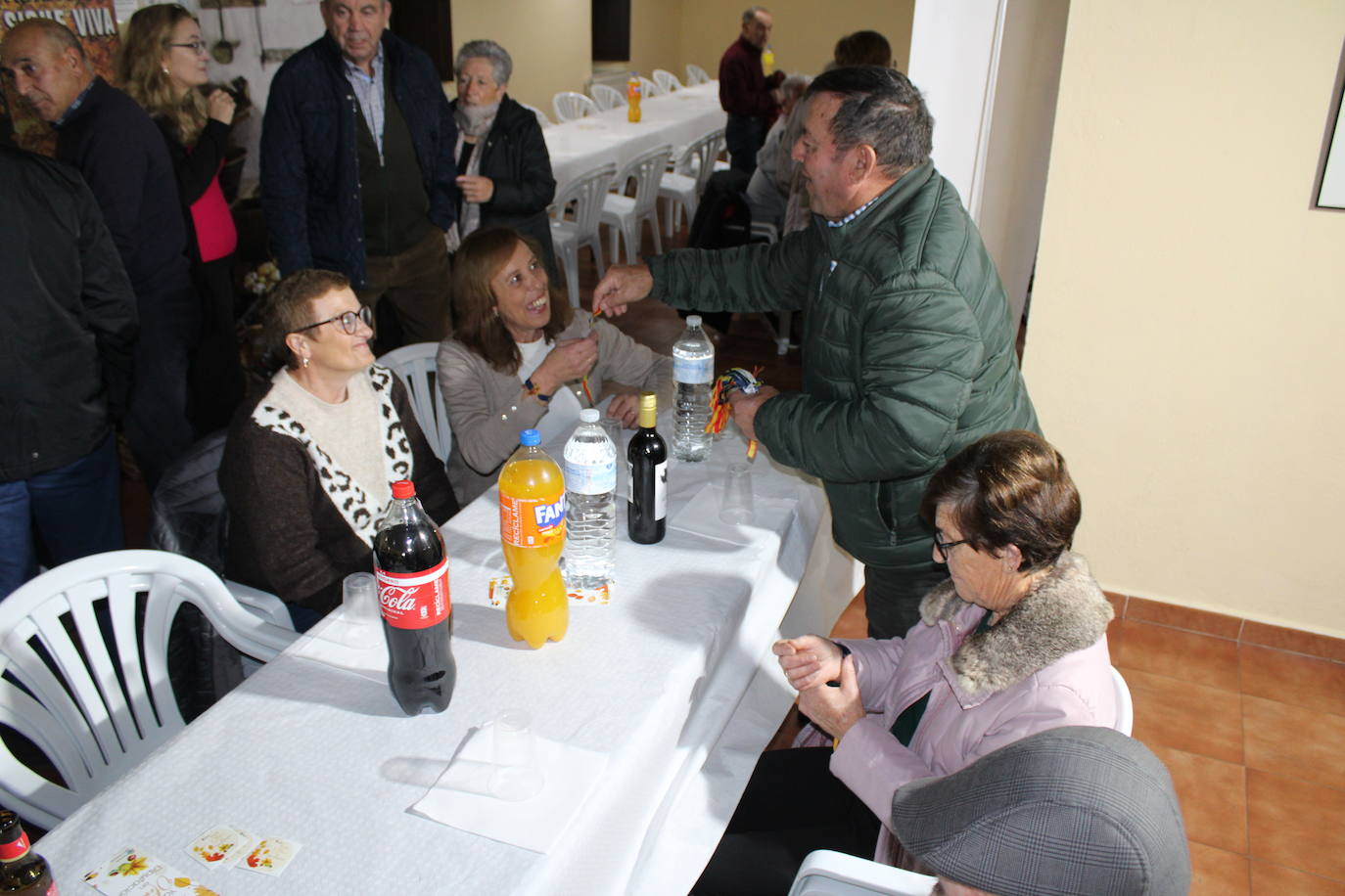 El sabor de las castañas y el chocolate despiden el mes de noviembre en Frades de la Sierra