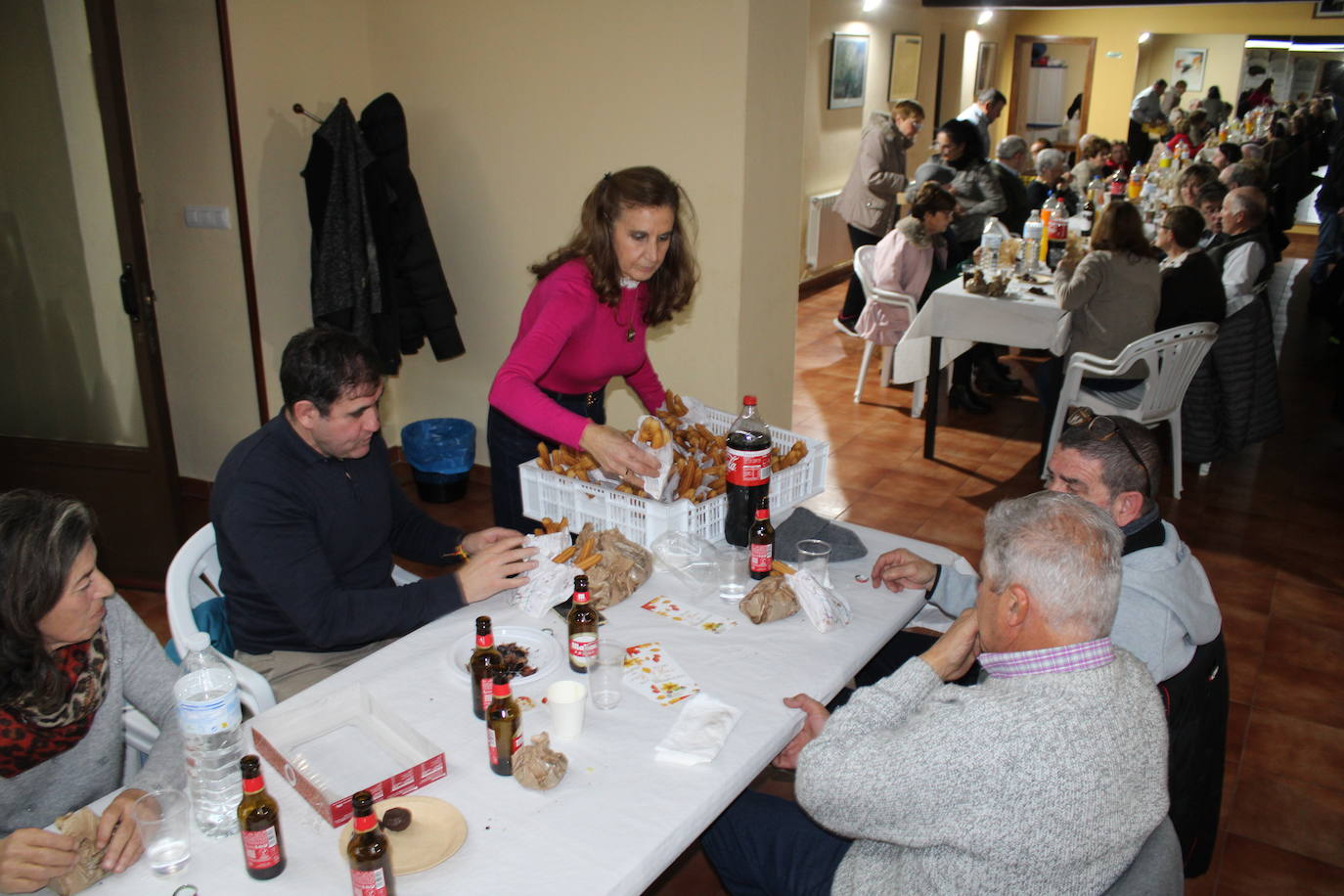 El sabor de las castañas y el chocolate despiden el mes de noviembre en Frades de la Sierra
