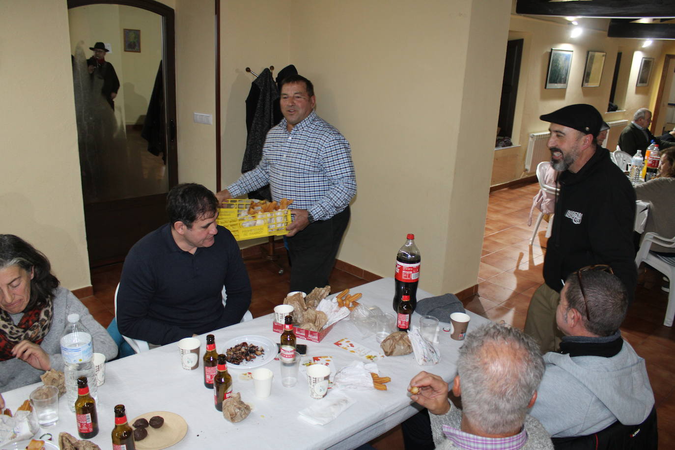 El sabor de las castañas y el chocolate despiden el mes de noviembre en Frades de la Sierra