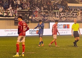 Vídeo: Jugadores de Unionistas claman contra el arbitraje en Orense: «Da pena que en una competición de la RFEF...»
