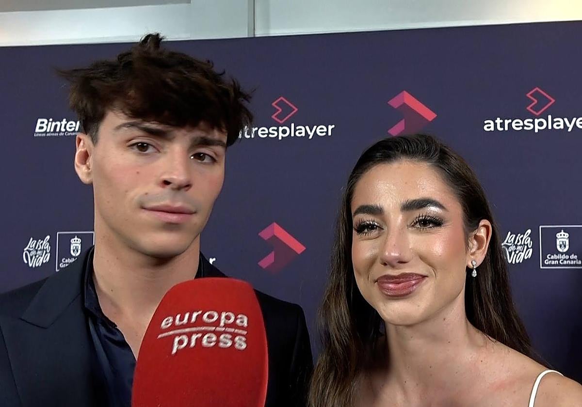 Lola Lolita y Alonso López, ante el micrófono de Europa Press.