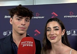 Lola Lolita y Alonso López, ante el micrófono de Europa Press.
