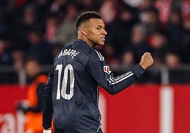Mbappé celebra el tanto anotado.