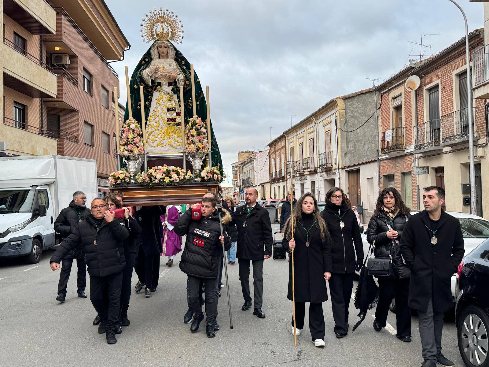 La Virgen de la Esperanza visita las residencias de Peñaranda