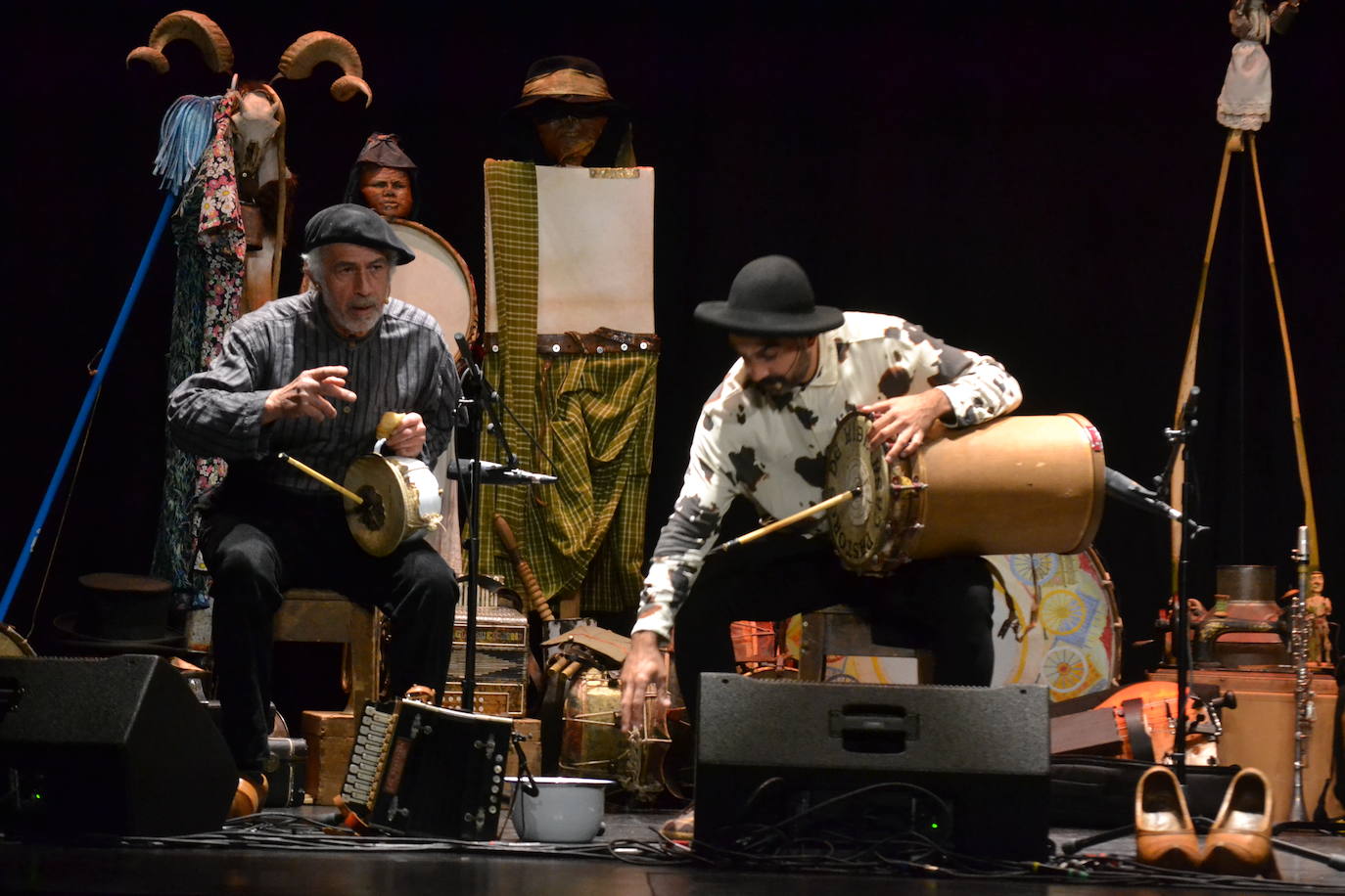 Mayalde inunda el Teatro Nuevo de tradición y libertad