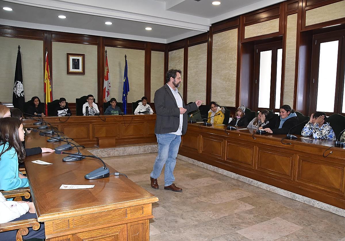 Visita de los colegios al Ayuntamiento de Béjar para conocer su funcionamiento