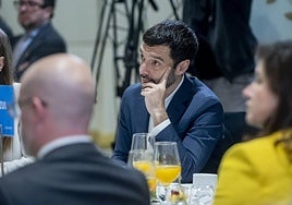 El ministro de Consumo, Pablo Bustinduy, durante un desayuno informativo organizado por Europa Press.