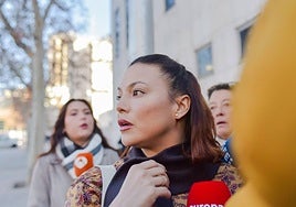 La actriz Elisa Mouliaá, llegando a declarar a los juzgados de Plaza de Castilla.