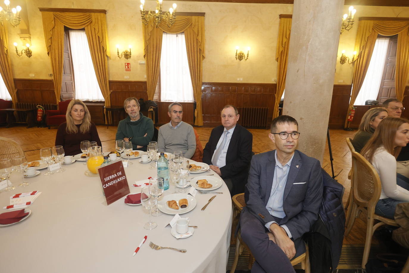 Eva María López, Francisco J. Iglesias y Juan Luis García (FSIE Salamanca), Francisco Gonzalo y Fernando Rodríguez (Departamento de Economía Aplicada de la Universidad de Salamanca).