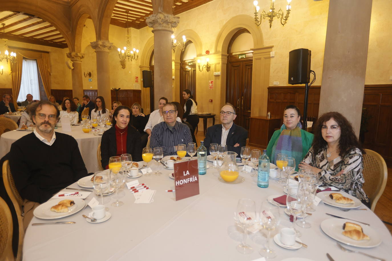 Jorge Sánchez (Departamento de Traducción e Interpretación de la Universidad de Salamanca), Luján Lázaro, Roberto Feltrero y Santiago Manuel López (Universidad de Salamanca), Arancha García (Fundación General de la Universidad de Salamanca) y Mabel González (CSIF Salamanca).