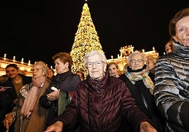 Mayores, en la Plaza Mayor de Salamanca en Navidad.