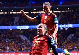 Claudia Pina celebra uno de los tantos en el Wanda.