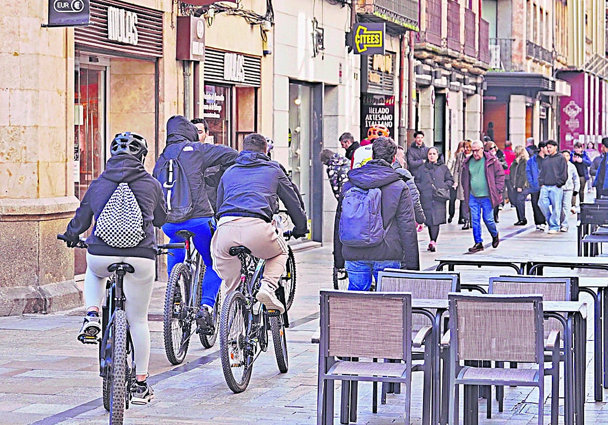 Más bicicletas que gente a pie