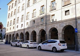 Taxis, en la Plaza del Mercado de Salamanca.