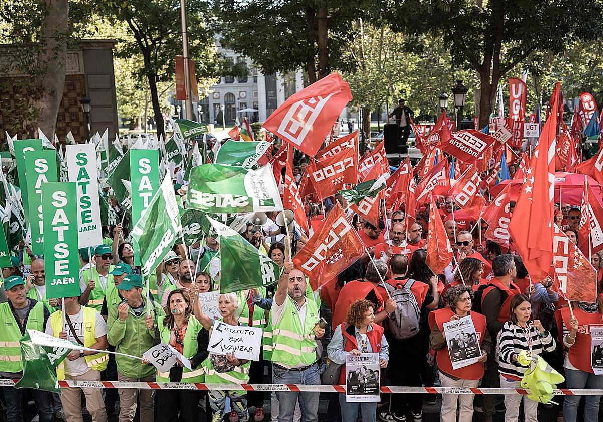 Imagen de archivo de personal sanitario durante una concentración para exigir la aprobación de un nuevo Estatuto Marco, frente al Ministerio de Sanidad.