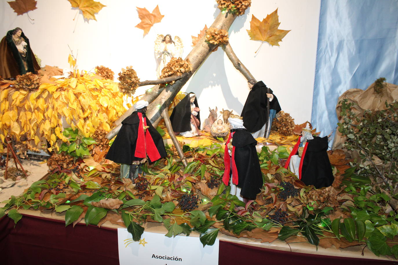 Béjar abre su muestra solidaria de belenes