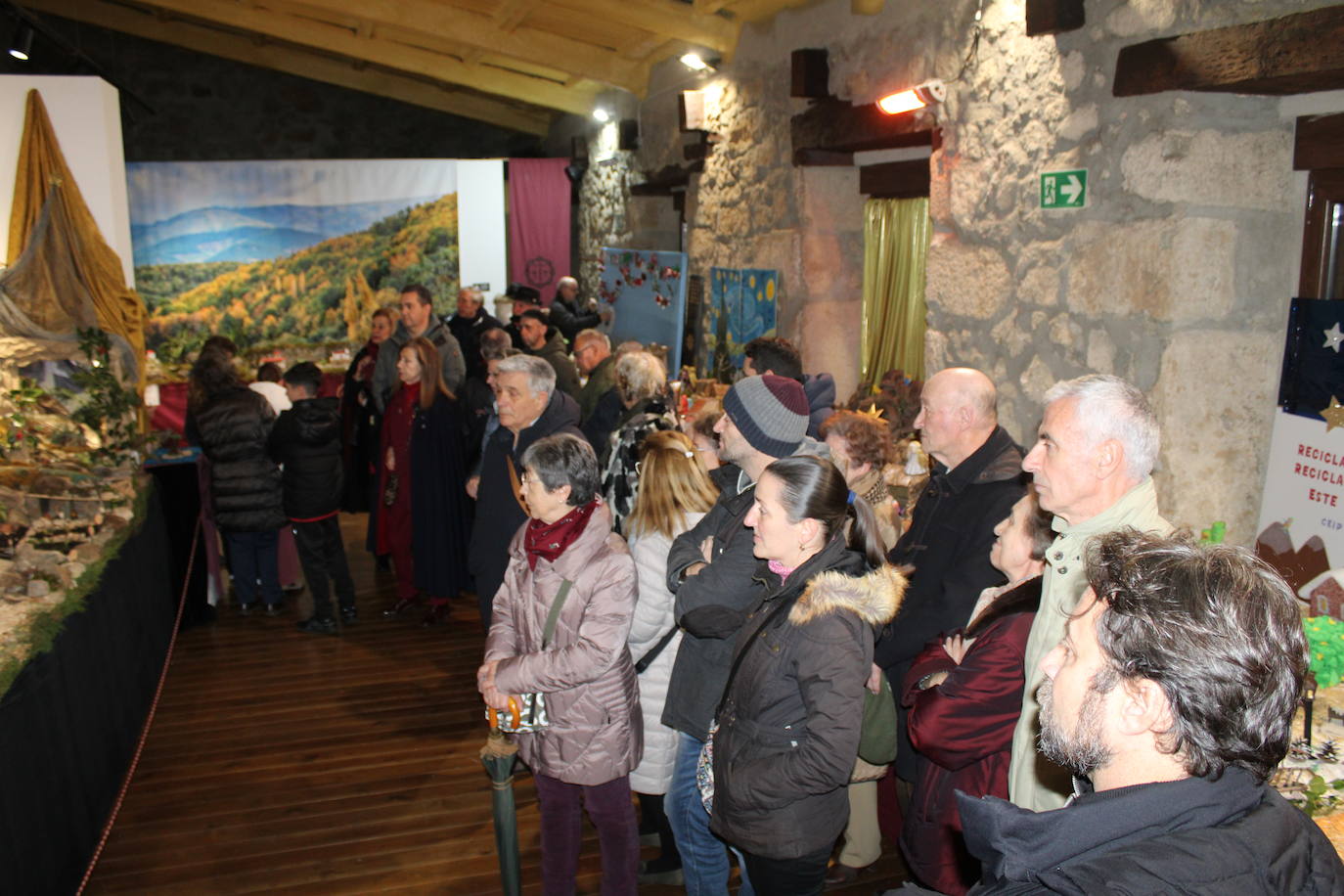 Béjar abre su muestra solidaria de belenes