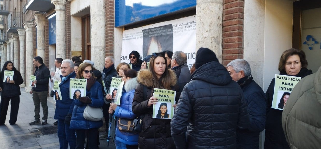 Imagen de una manifestación en Traspinedo pidiendo justicia para Esther López.