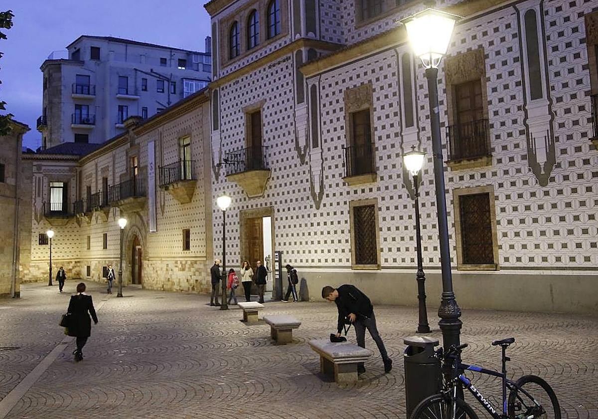 Los hechos ocurrieron de madrugada en una discoteca de la plaza de San Boal.