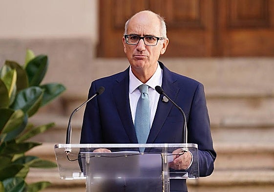 El presidente de la Diputación de Salamanca, Javier Iglesias.