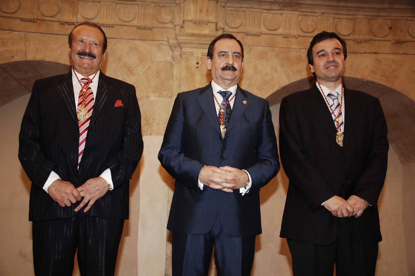 2009 - Fiestas de San Juan. Medalla de oro de la ciudad a Silvestre Sánchez Sierra