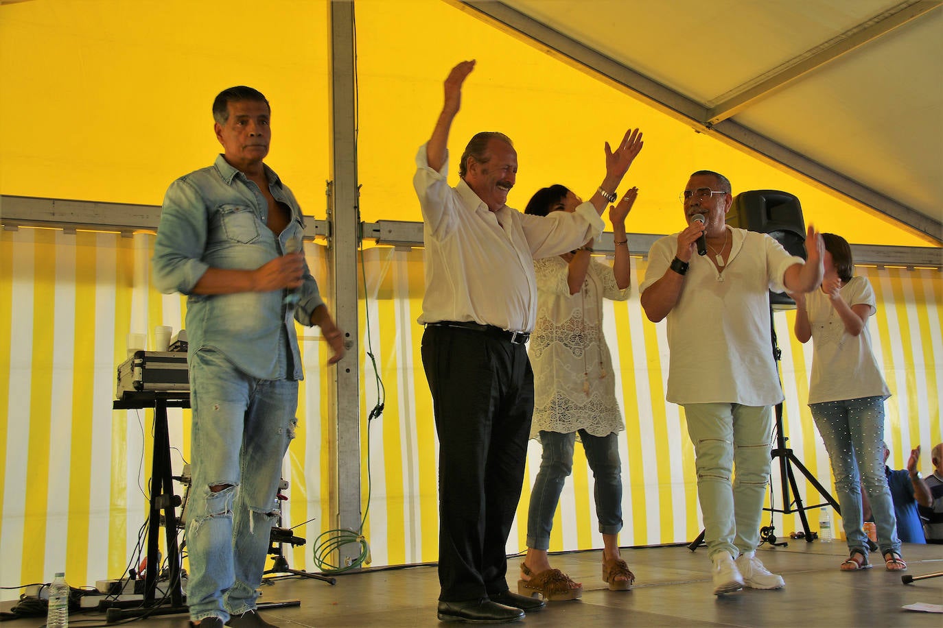 2018 - Fiesta de los mayores de la comarca de la comarca de Ledesma con un concierto de Los Chunguitos y un homenaje a Silvestre Sánchez Sierra.