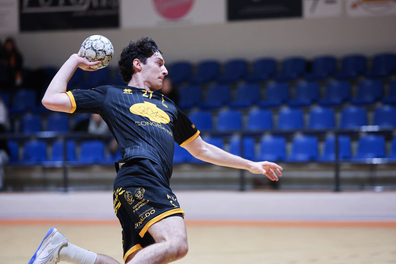 Importante y trabajado triunfo del Ciudad de Salamanca frente al Royal Premium Gijón (37-36)