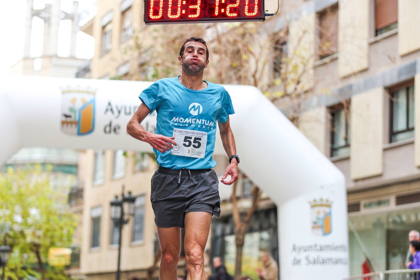 Salamanca corre con sus médicos y Javier Alves y Verónica Sánchez son los más rápidos