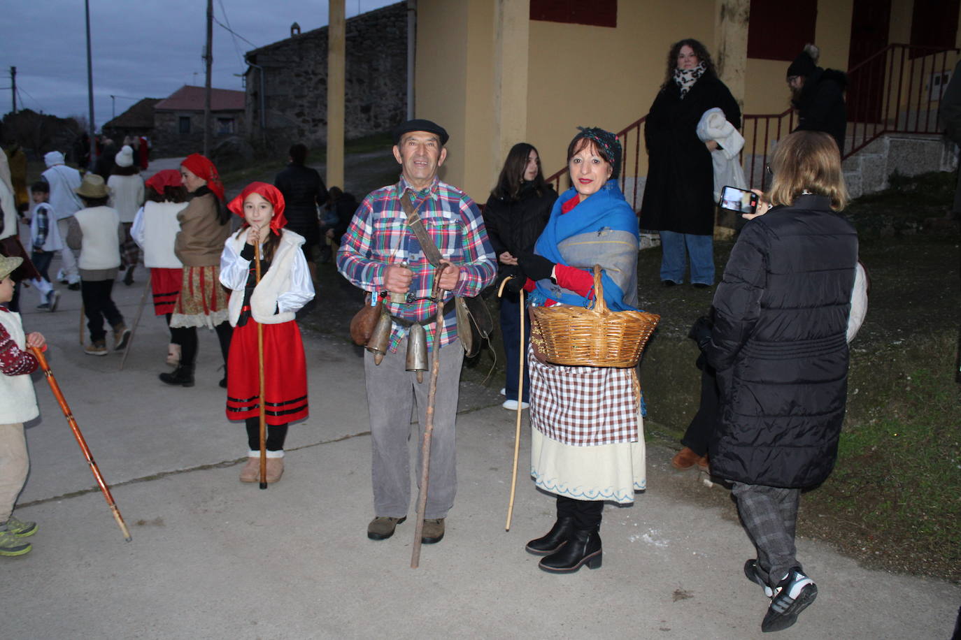 Gallegos de Solmirón celebra un original belén viviente