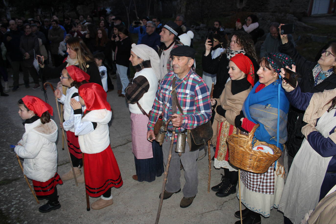 Gallegos de Solmirón celebra un original belén viviente