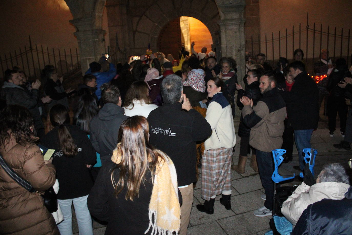 Gallegos de Solmirón celebra un original belén viviente