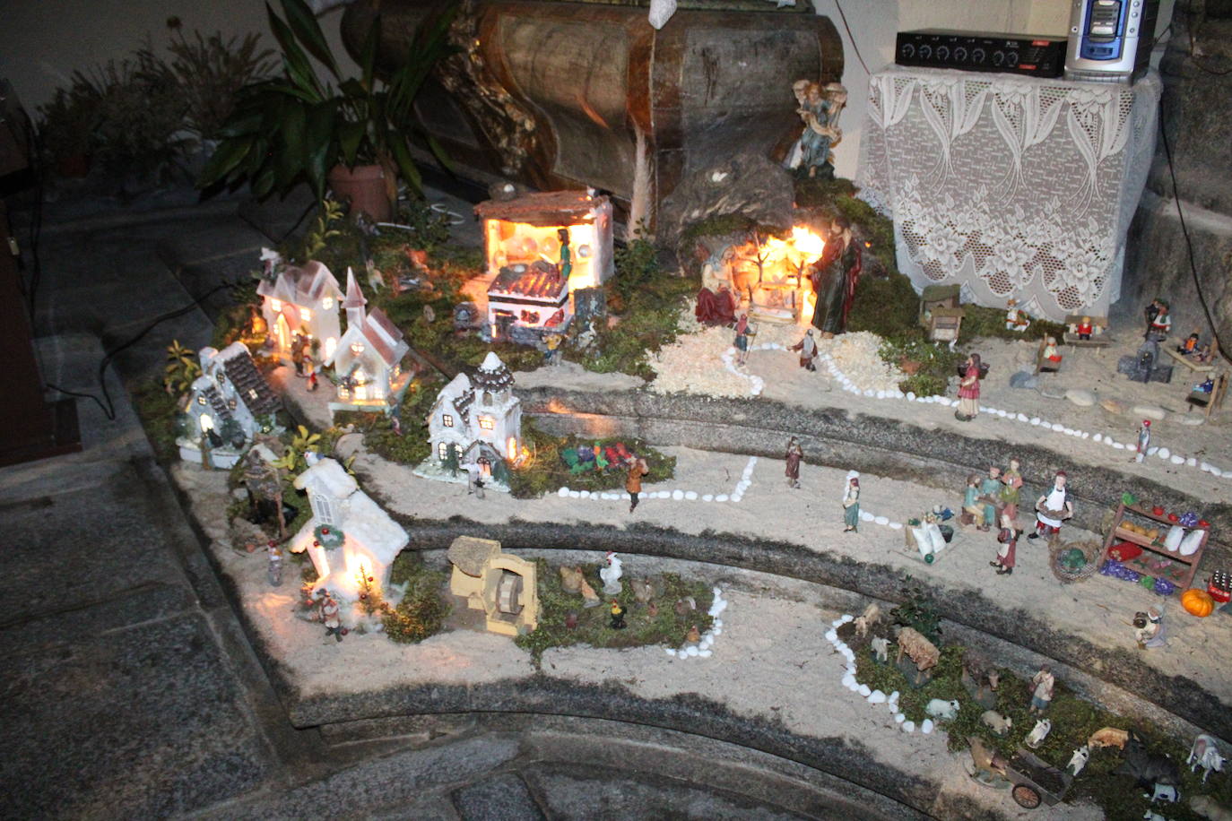 Gallegos de Solmirón celebra un original belén viviente