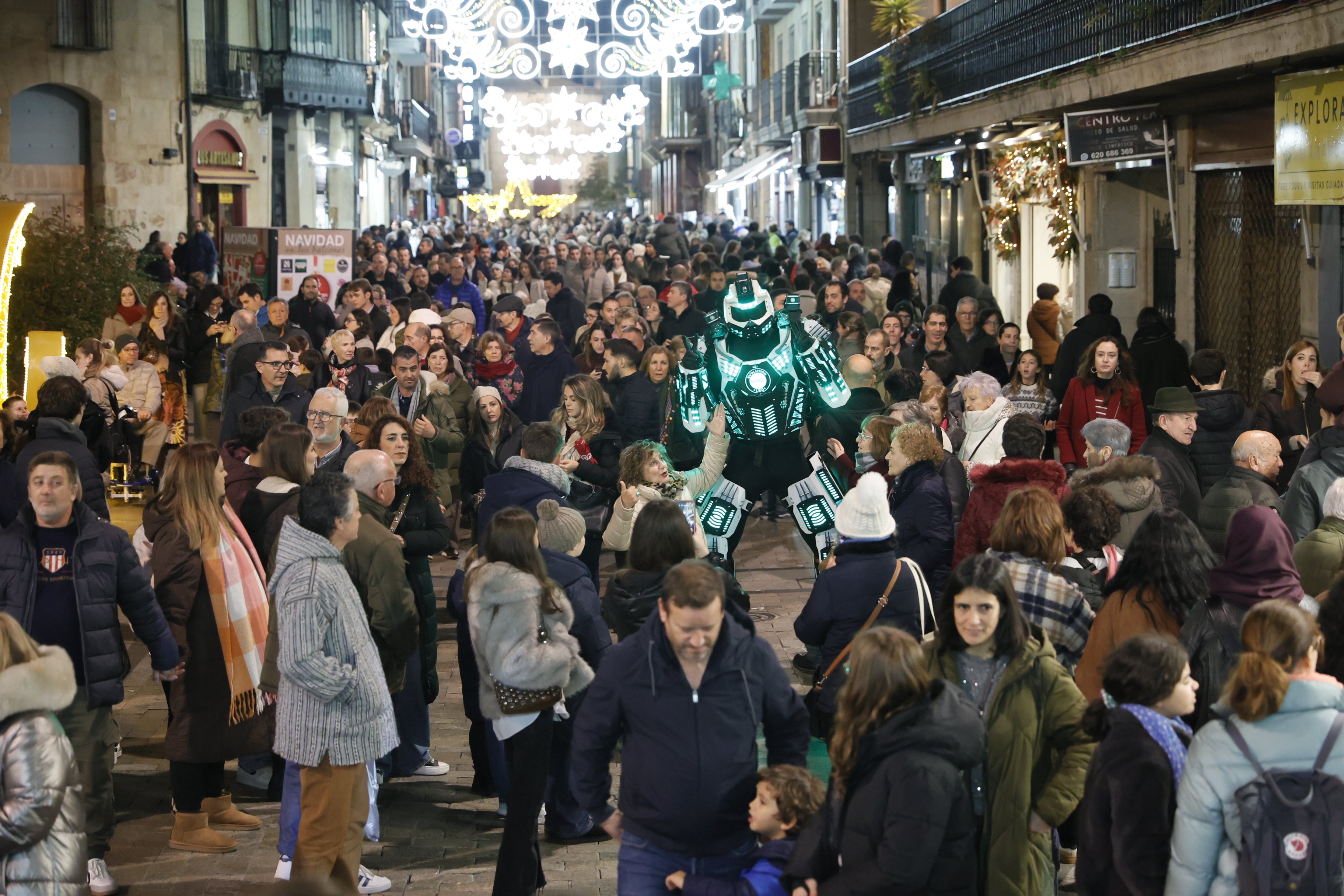 Salamanca, a rebosar: colas en el Huerto y los Anaya, y la Plaza y la Rúa, a reventar
