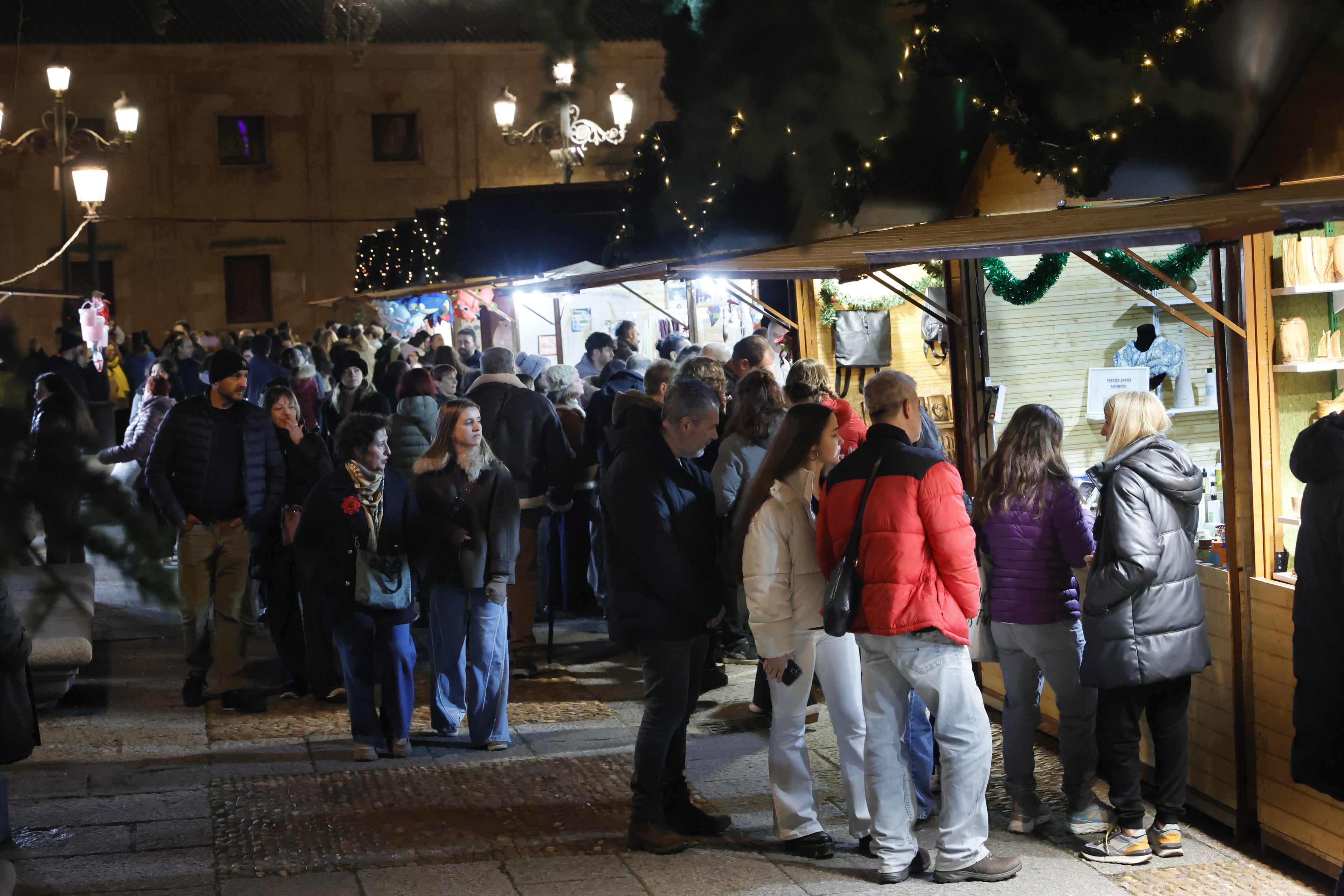 Salamanca, a rebosar: colas en el Huerto y los Anaya, y la Plaza y la Rúa, a reventar