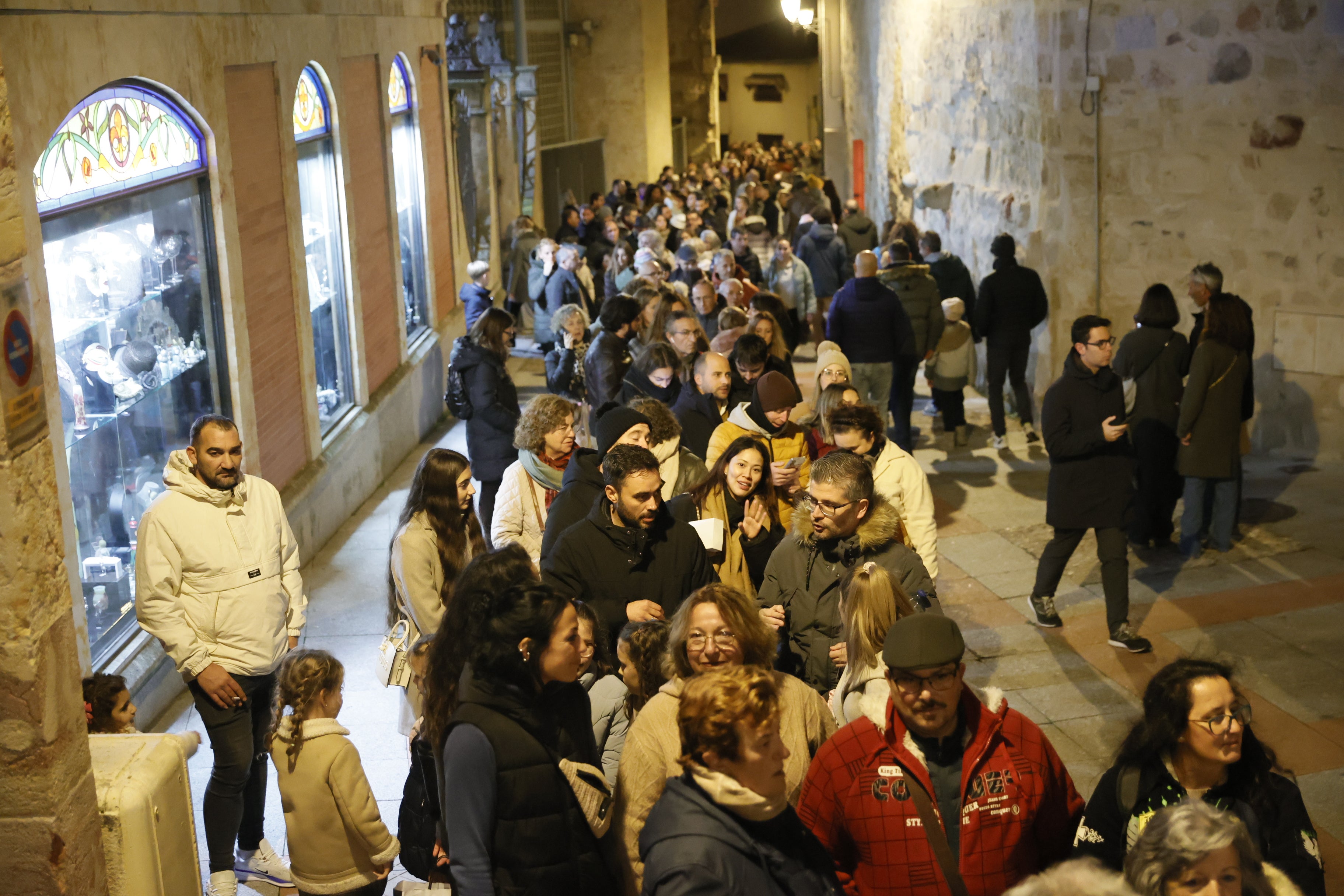 Salamanca, a rebosar: colas en el Huerto y los Anaya, y la Plaza y la Rúa, a reventar