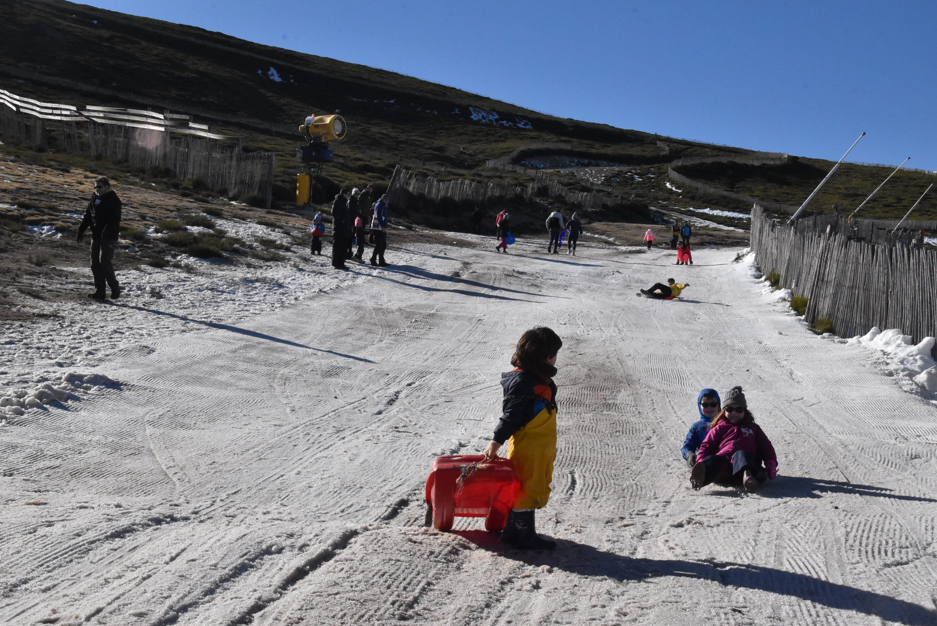 Flojo inicio de temporada en La Covatilla que cerrará las pistas hasta el viernes