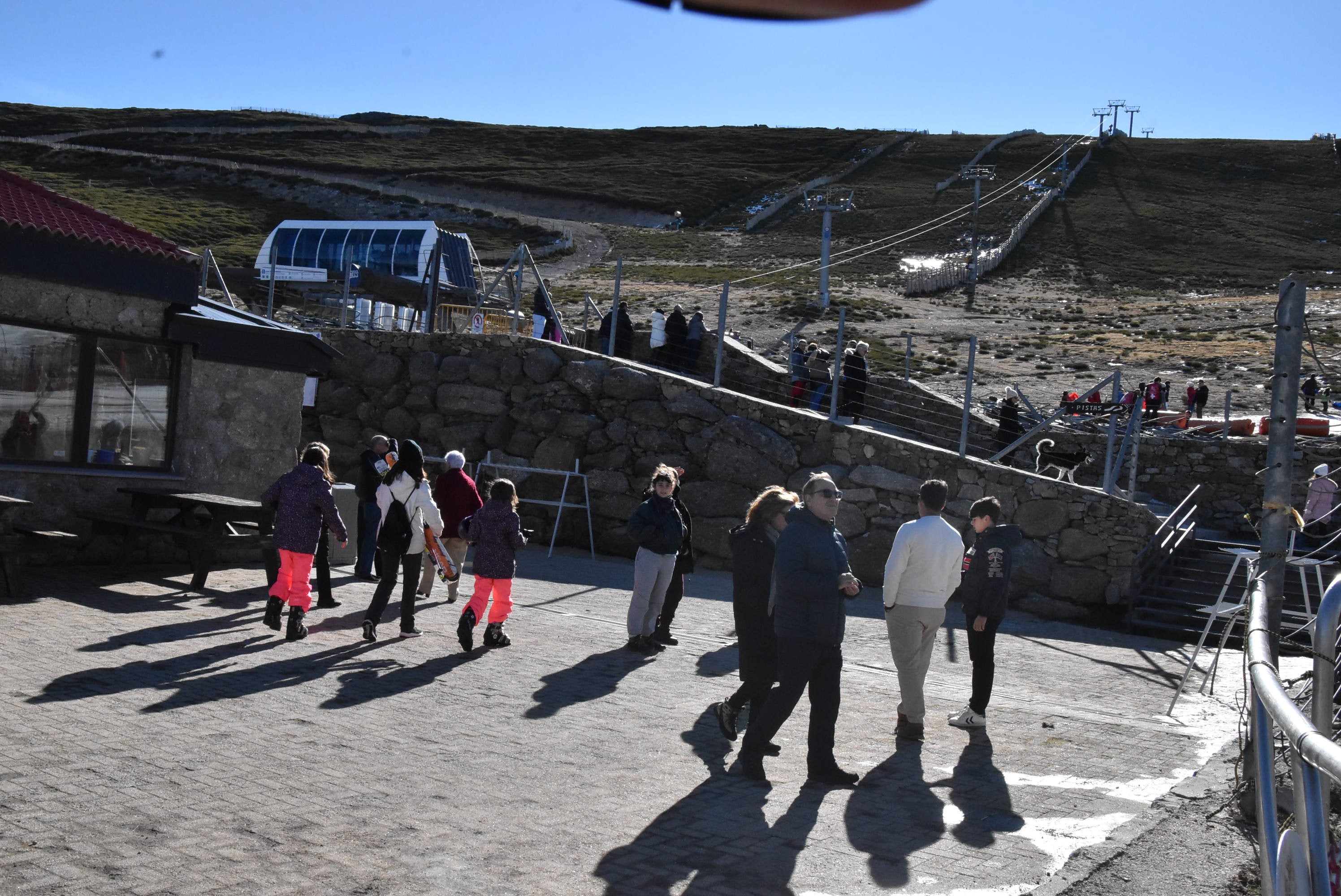 Flojo inicio de temporada en La Covatilla que cerrará las pistas hasta el viernes