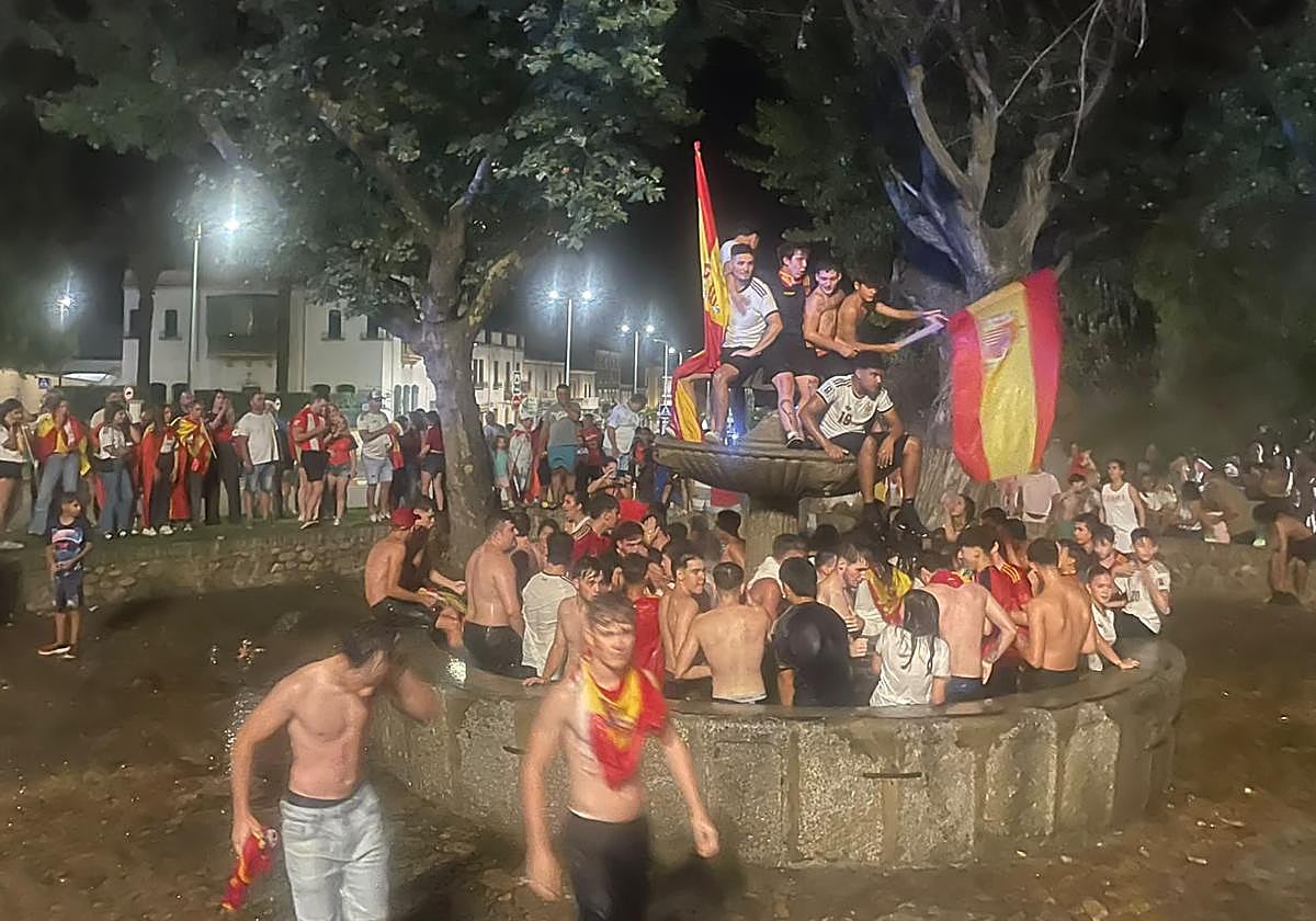 Fuente del Árbol Gordo en Ciudad Rodrigo acordonada tras el accidente