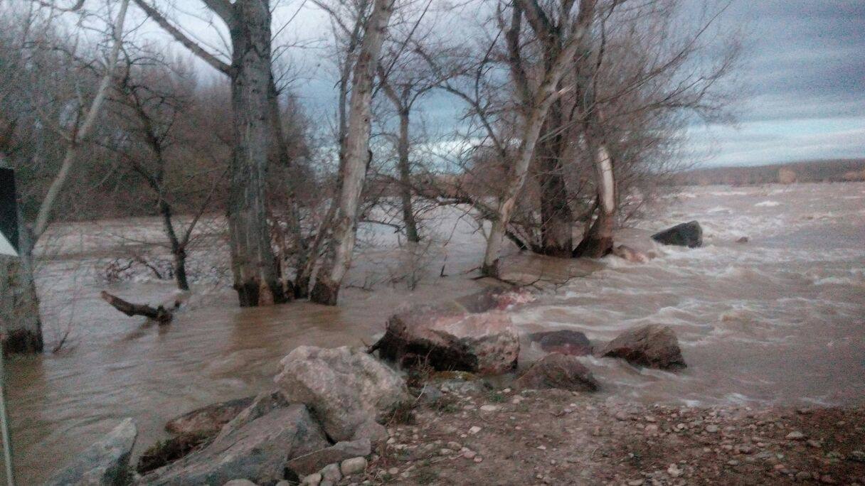 Unas rocas preservan el terreno