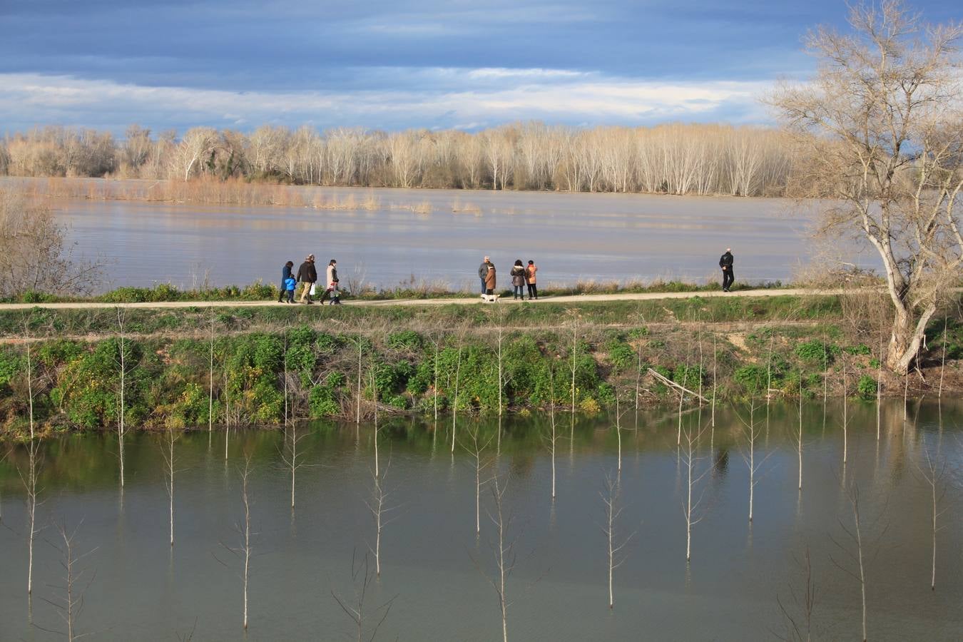 No parece un río. Parece el mar.