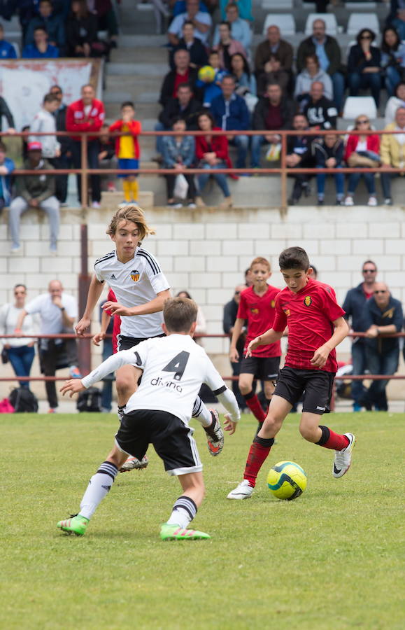 El Valencia gana el Torneo Nacional Alevín de Valvanera