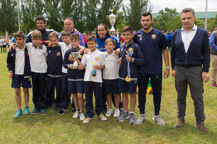 El Valencia gana el Torneo Nacional Alevín de Valvanera