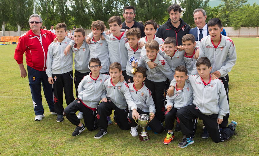 El Valencia gana el Torneo Nacional Alevín de Valvanera