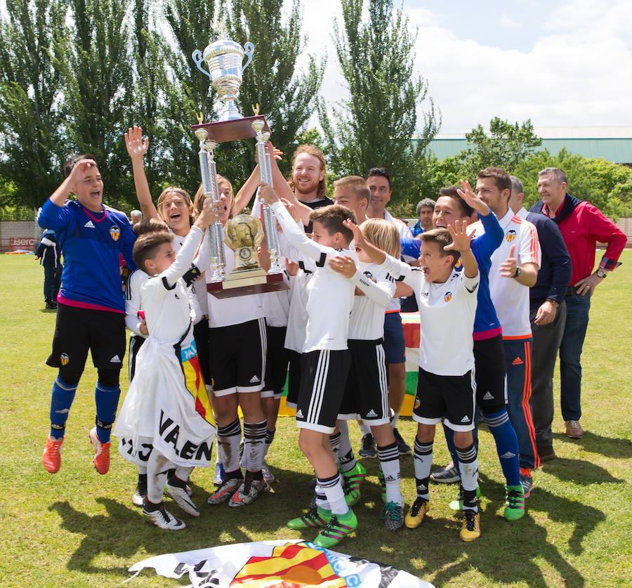 El Valencia gana el Torneo Nacional Alevín de Valvanera